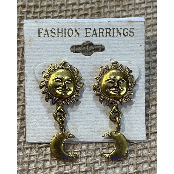 Vintage Gold Tone SUN HALF MOON Earrings Celestial Whimsigoth Fairy Grunge - Picture 1 of 7